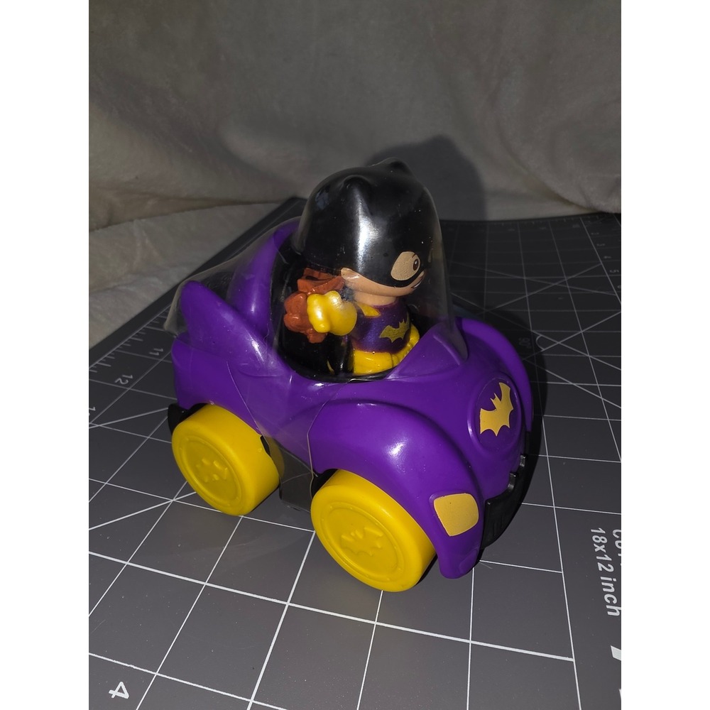 Fisher-Price Little People DC Super Friends Batgirl Wheelies Purple Car GTV18
